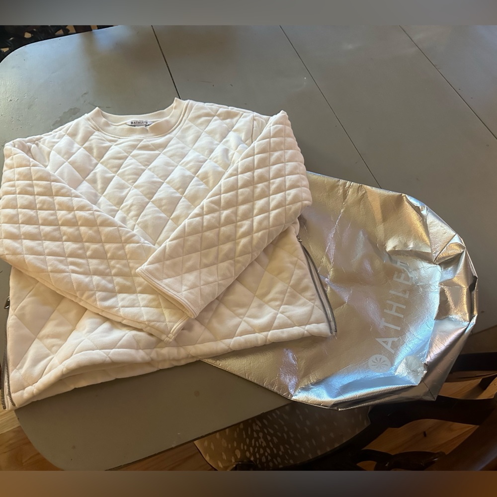 NWOT athleta crew neck plush sweater